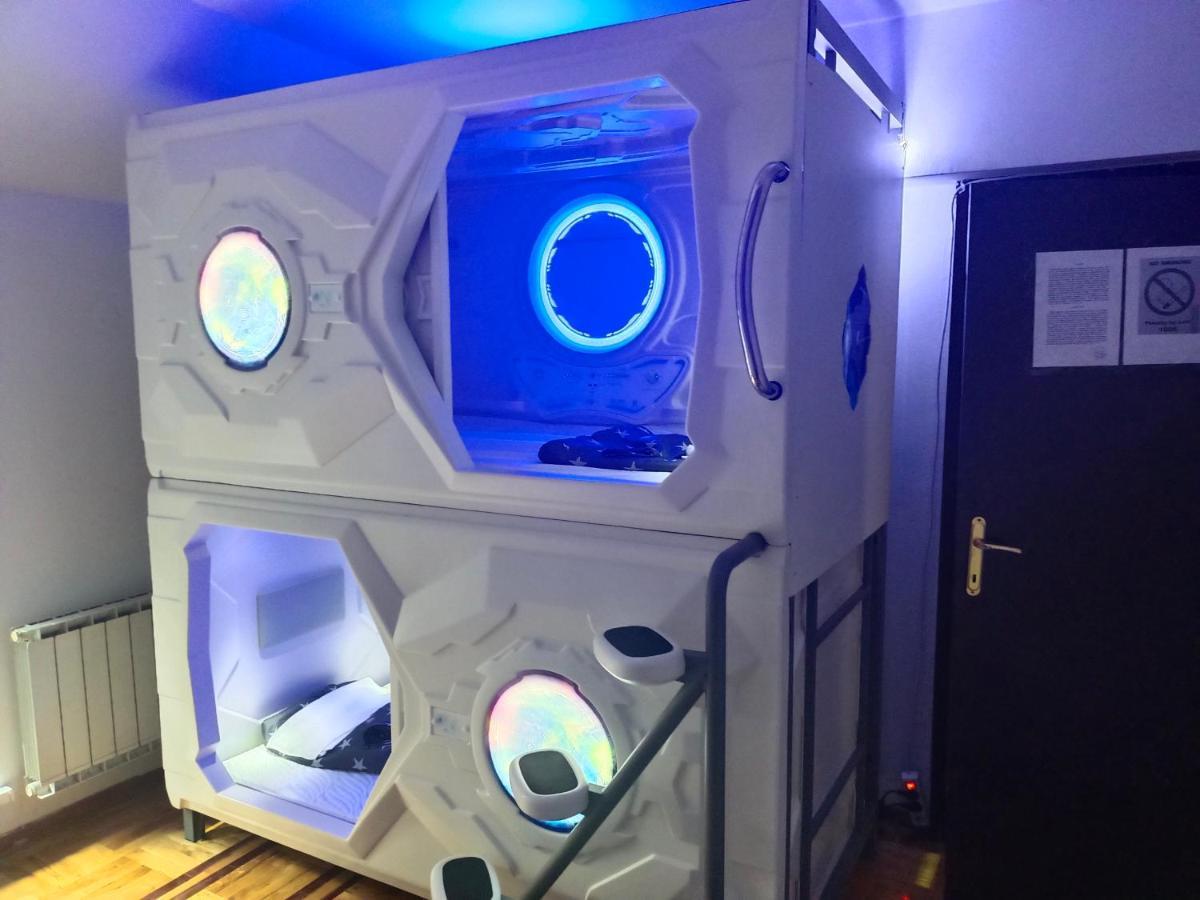 Panda Victor Space Capsule Hostel-Neo Nomad Bělehrad Exteriér fotografie