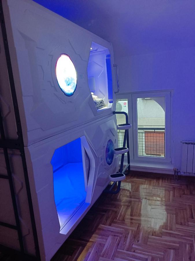Panda Victor Space Capsule Hostel-Neo Nomad Bělehrad Exteriér fotografie
