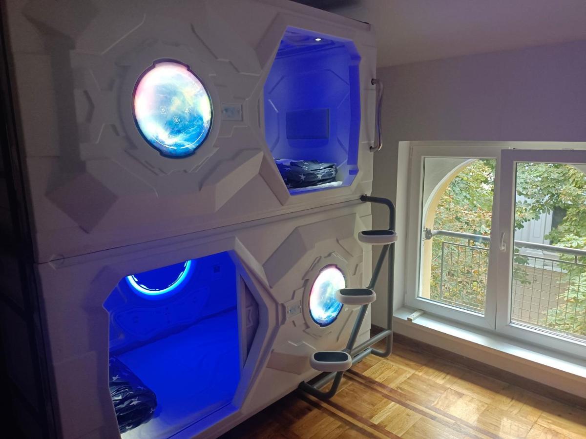 Panda Victor Space Capsule Hostel-Neo Nomad Bělehrad Exteriér fotografie
