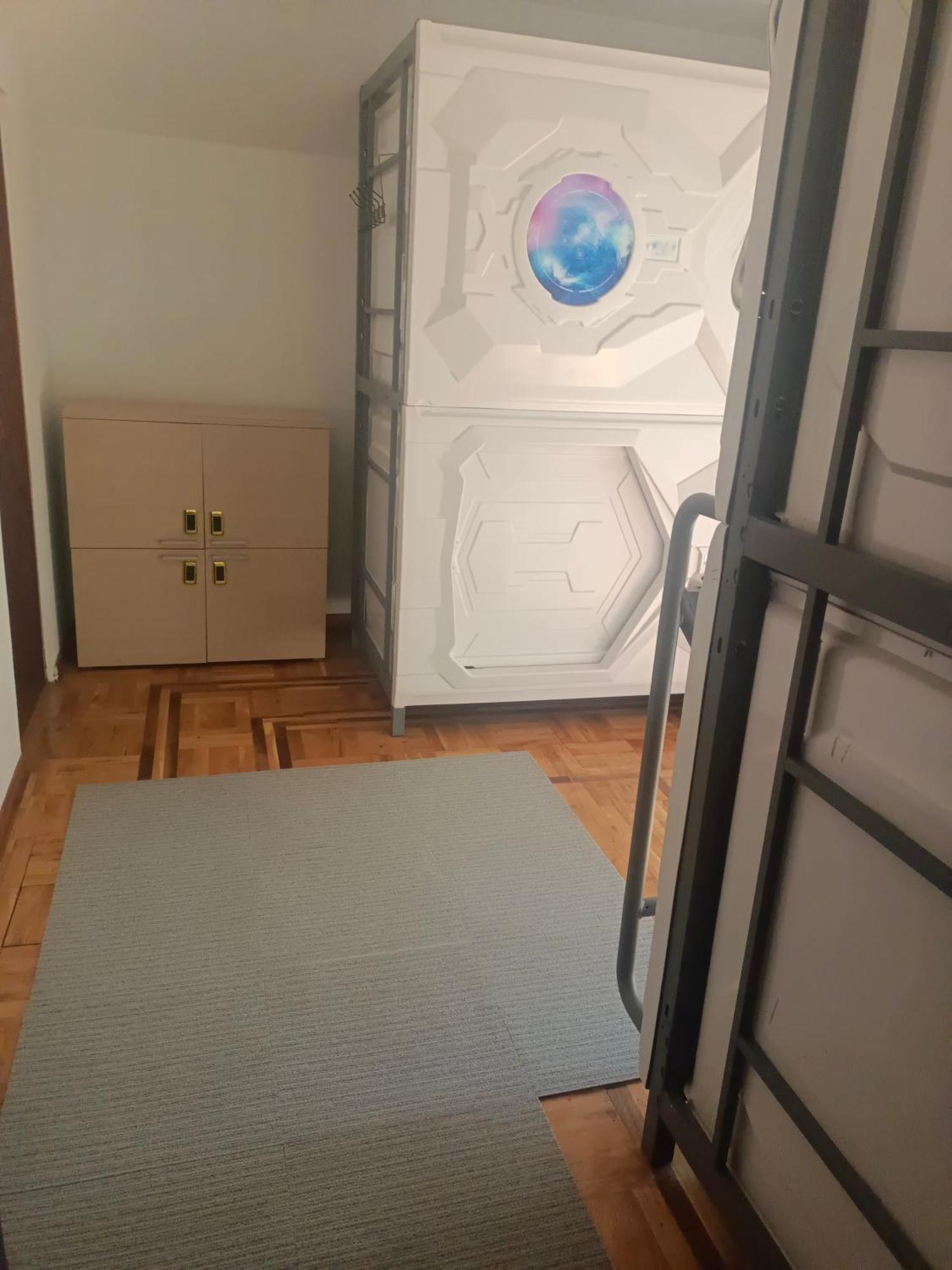 Panda Victor Space Capsule Hostel-Neo Nomad Bělehrad Exteriér fotografie